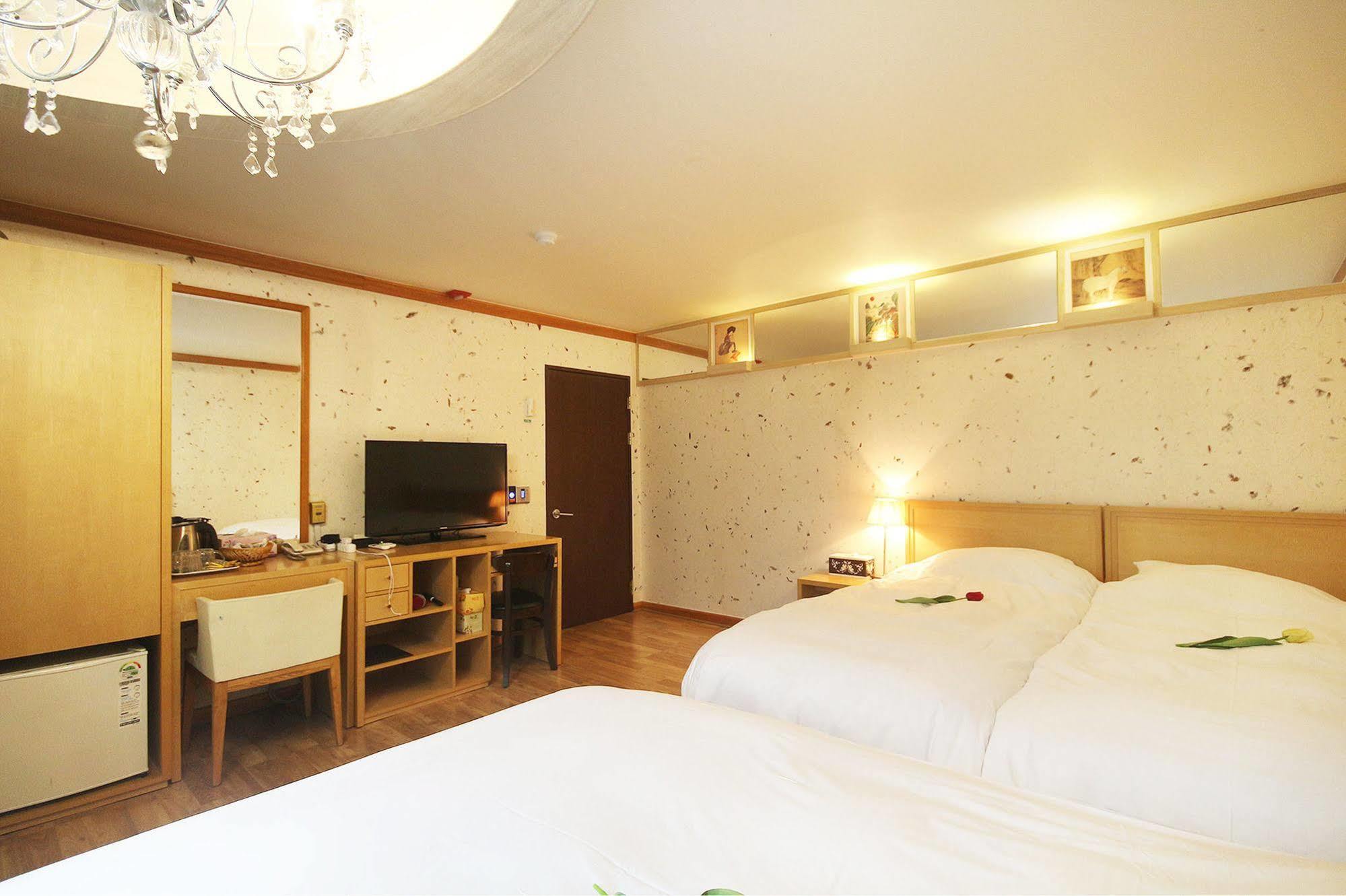 Jeonju Tourist Hotel Esterno foto